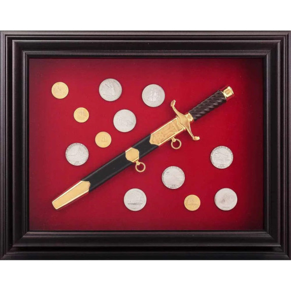 Коллаж «Кортик и корабли» с монетами Коллаж «Кортик и корабли» с монетами