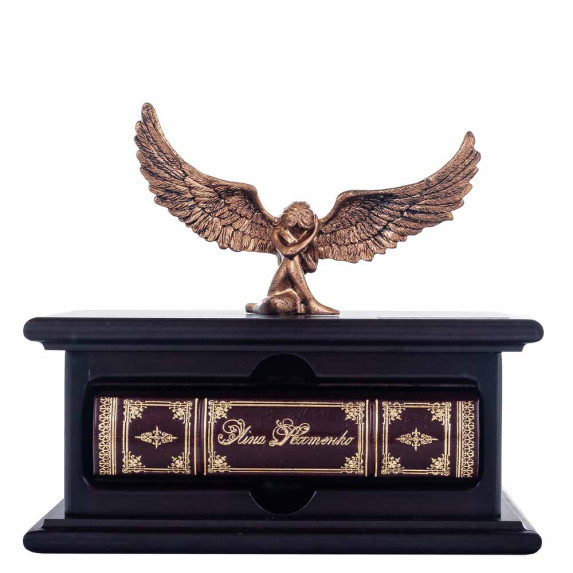 Книга "Триста поэзий" Лина Костенко в футляре