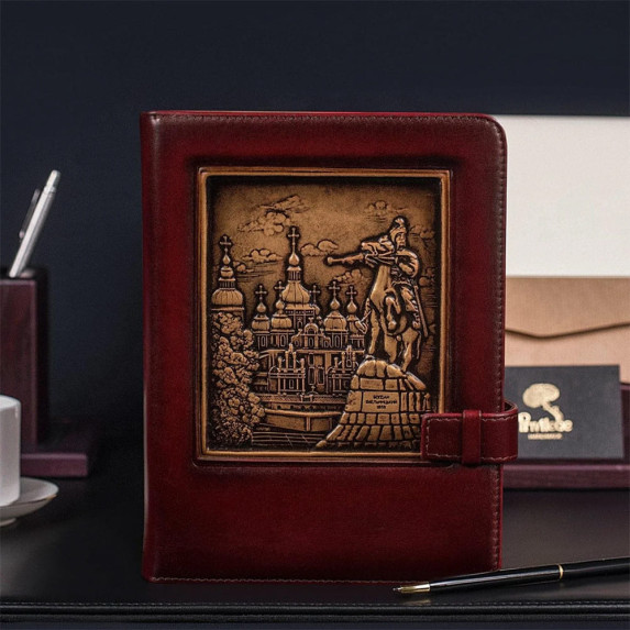 Ежедневник кожаный "Богдан Хмельницкий" винный