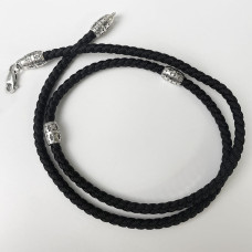 Ювелирный шнурок с серебряными вставками 50 см Ювелирный шнурок с серебряными вставками 50 см