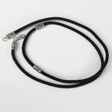 Ювелирный шнурок с серебряными вставками тонкий 50 см Ювелирный шнурок с серебряными вставками тонкий 50 см