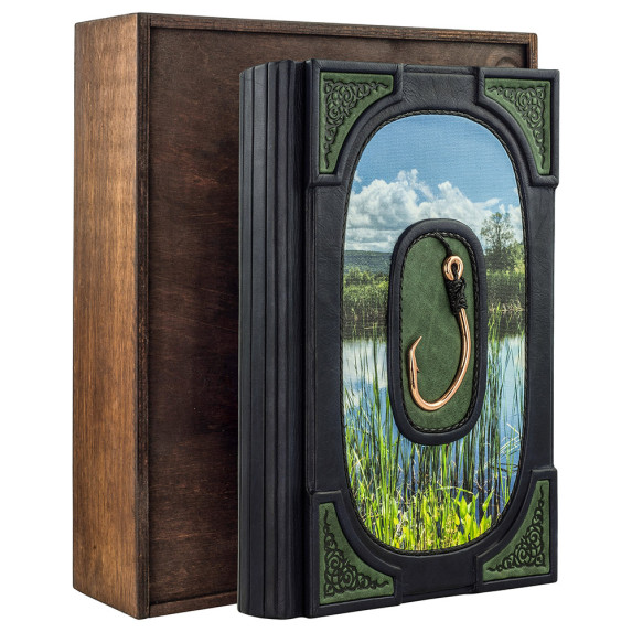 Кожаный фотоальбом "Рыбак" в деревянном футляре